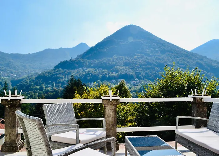 Oleandra With Garden&swimming Pool Lejlighed Dizzasco